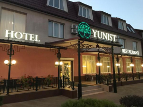 Отель Yunist  Ивано-Франковск